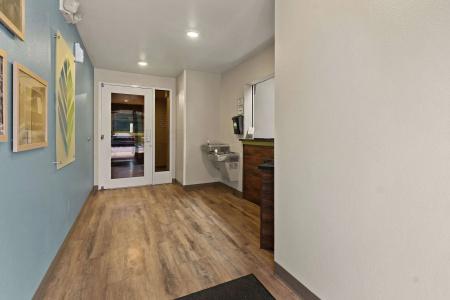 WoodSpring Suites North - 1