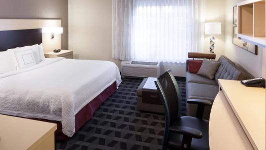 TownePlace Suites by Marriott West - 32