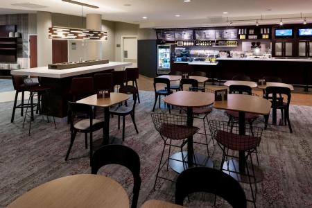 Courtyard by Marriott Miami at Dolphin Mall - 24
