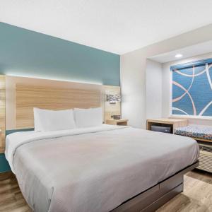 Microtel Inn by Wyndham - 26
