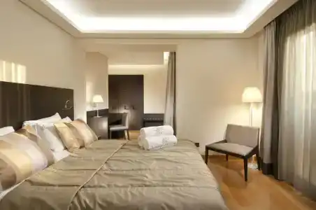 o&b Athens Boutique - 167
