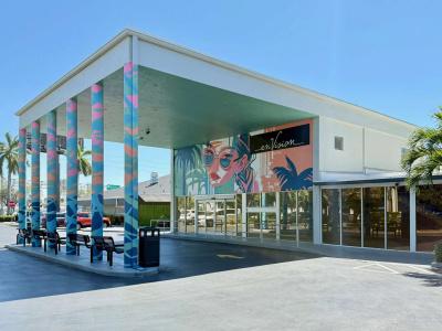 Days Inn by Wyndham Miami International Airport - 33