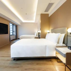 Holiday Inn Shanghai Nanjing Road, An Ihg - 36