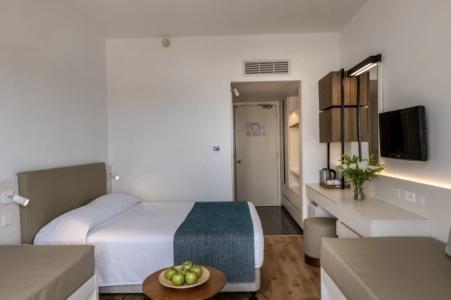 Louis Phaethon Beach - 103