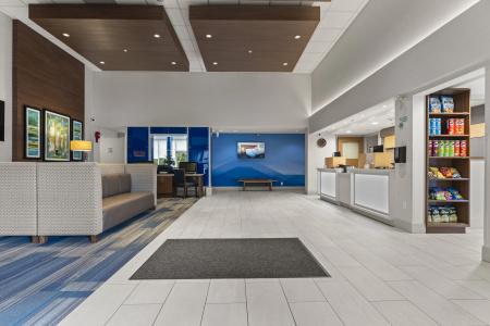 Holiday Inn Express and Suites, an IHG - 26