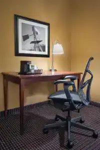 Hampton Inn - 69