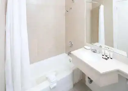 Roy Inn & Suites -Sacramento Midtown - 37