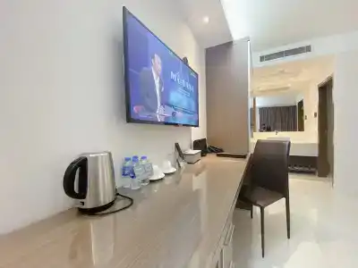 The Luxe - 62