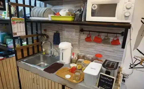 Feel Good Bangkok Hostel - 11