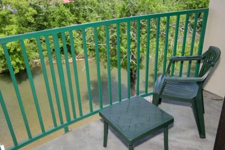Pigeon River Inn - 102