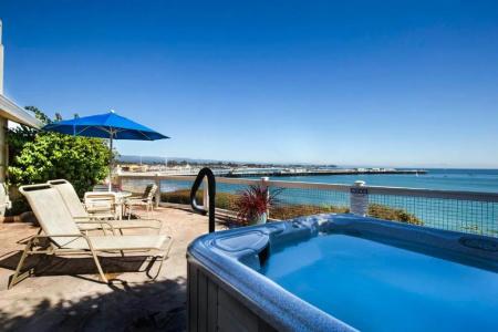 Sea & Sand Inn - 9