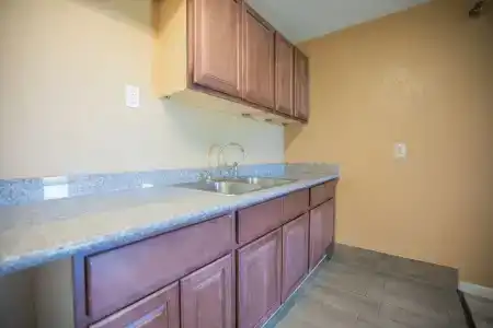 The Crossroads and Suites - 21