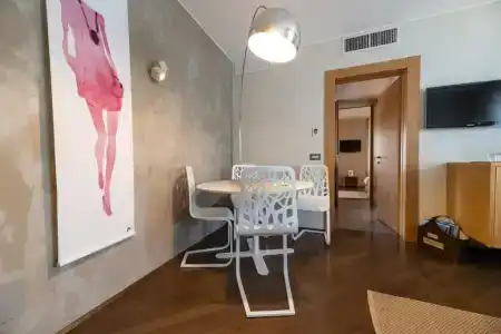 Suite Inn - 74