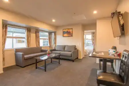 315 Riccarton - 2