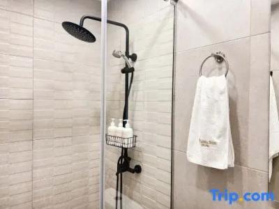 Motives Inn - 145