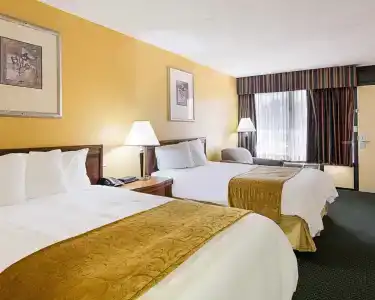 Days Inn & Suites by Wyndham Colonial - 18
