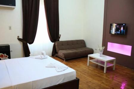Kmt Hostel - 57