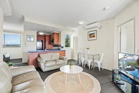 Crystal Bay On The Broadwater - 305