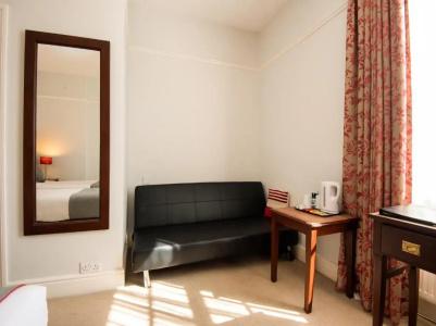 Oyo The Regency - 97