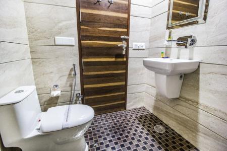 FabSapphire Inn - 32