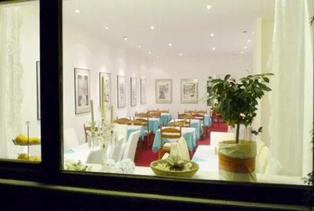 Carlton Astoria - 8