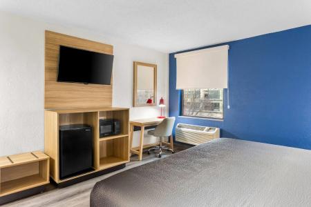 Super 8 by Wyndham Chicago IL - 28