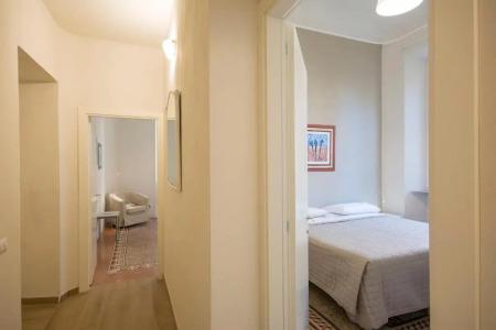 Regis Condo - 112
