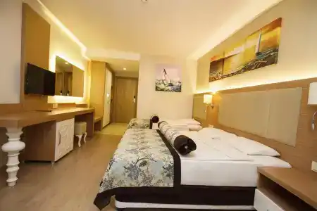 Blue Wave Suite - 3