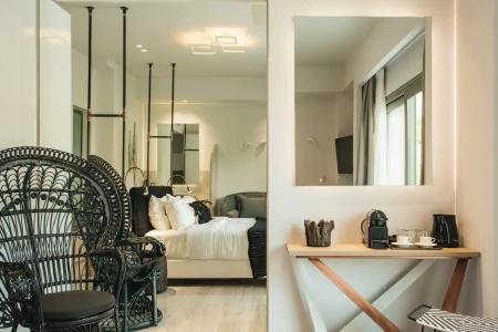 Blue Carpet Luxury Suites - 186