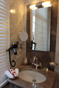 Corinne Art & Boutique - 23