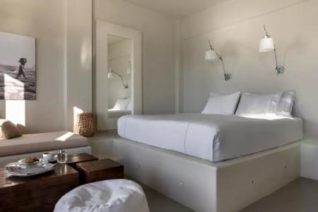 West East Suites - 81