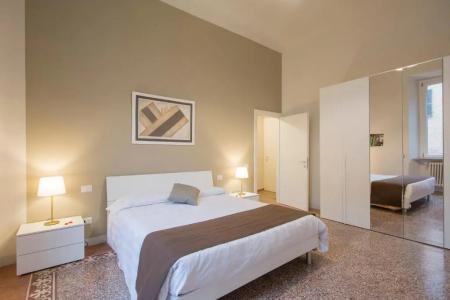 Regis Condo - 114