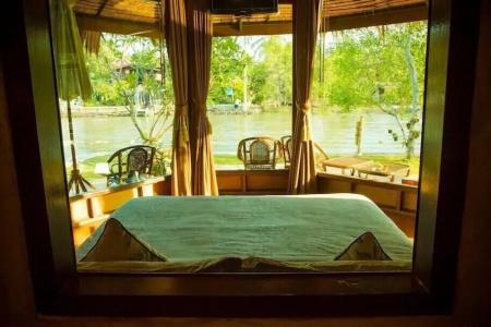 Amphawa Club - 42