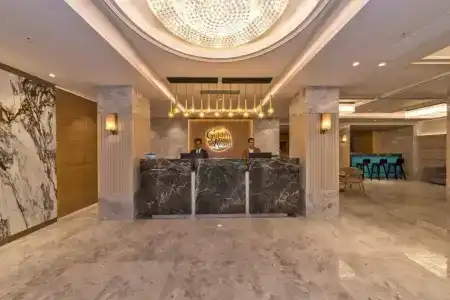 Golden Royal - 12