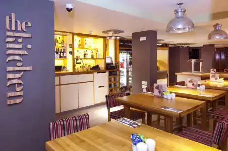 Premier Inn Leicester Square - 20