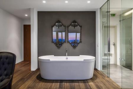 Ansen and Suites - 108