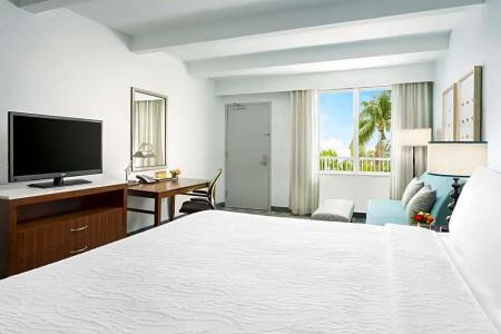 Hilton Garden Inn / The Keys Collection - 86