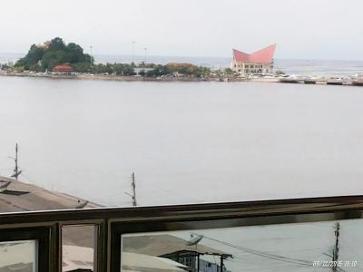 Seaview Sriracha - 17