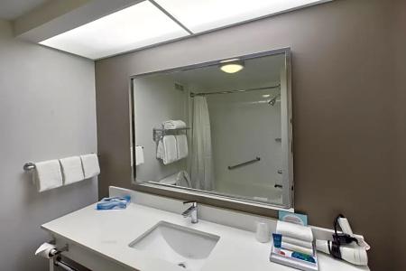 Four Points by Sheraton/Pineville - 41