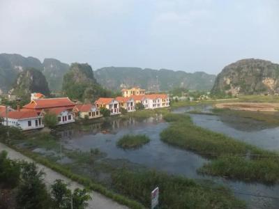 Anna Tham View - 27