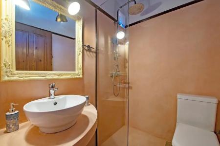 Saint Artemios and Oriental Suites - 17