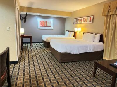 Hawthorn Suites East - 33