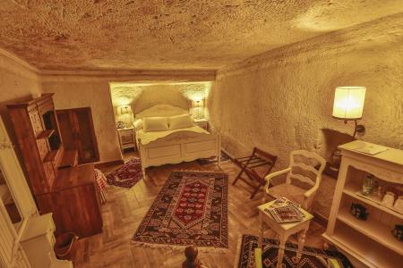 Minia Cave - 12