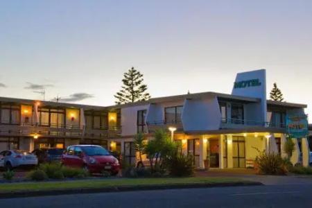 Whispering Sands Beachfront - 38