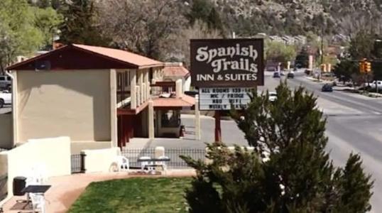 Spanish Trails Inn and Suites - 9