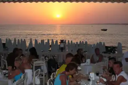 Can Garden Beach - 8