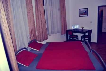 Kölnotel Hostel, Apart & Suite - 3