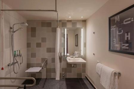 Hampton By Hilton Munich City North - 33