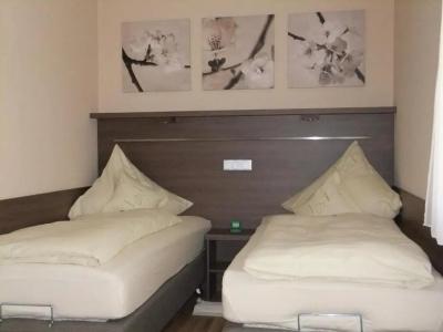 ApartChristine - 77