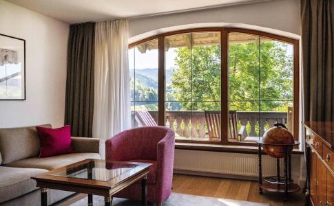 Bayerischer Hof - 110